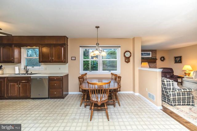 30 ESTATES DR, Reading, PA 19606