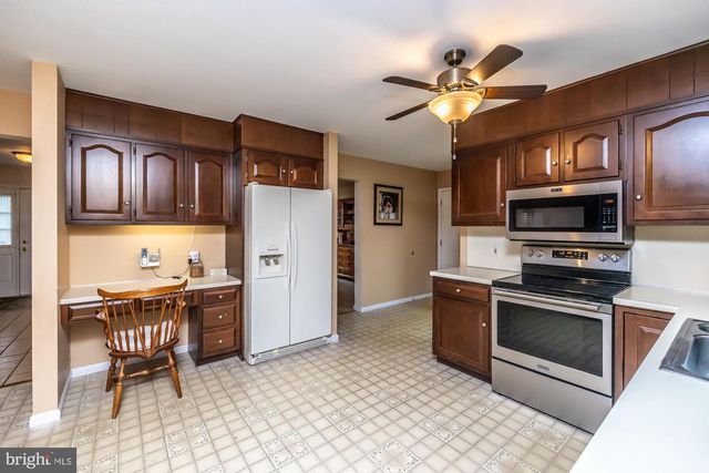 30 ESTATES DR, Reading, PA 19606