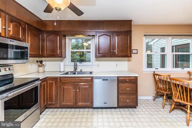 30 ESTATES DR, Reading, PA 19606