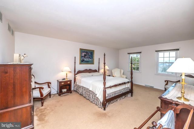 30 ESTATES DR, Reading, PA 19606