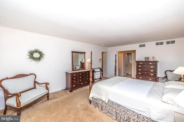 30 ESTATES DR, Reading, PA 19606