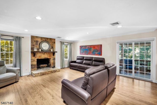 6 Cooper Ave, Roseland Boro, NJ 07068