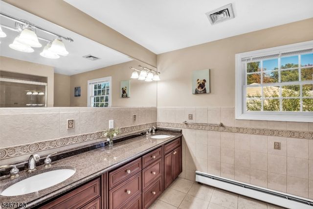 6 Cooper Ave, Roseland Boro, NJ 07068