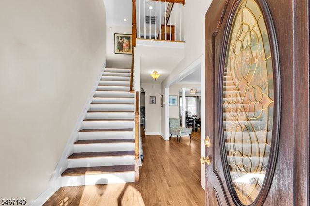 6 Cooper Ave, Roseland Boro, NJ 07068