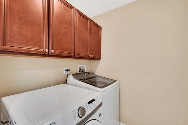 6 Cooper Ave, Roseland Boro, NJ 07068