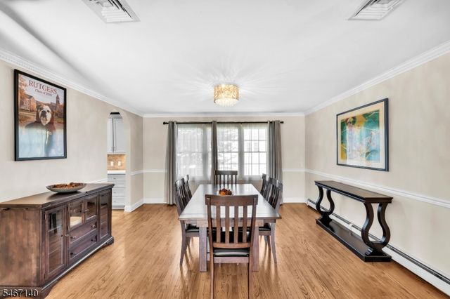 6 Cooper Ave, Roseland Boro, NJ 07068