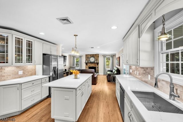 6 Cooper Ave, Roseland Boro, NJ 07068