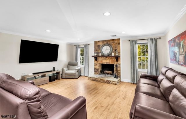 6 Cooper Ave, Roseland Boro, NJ 07068