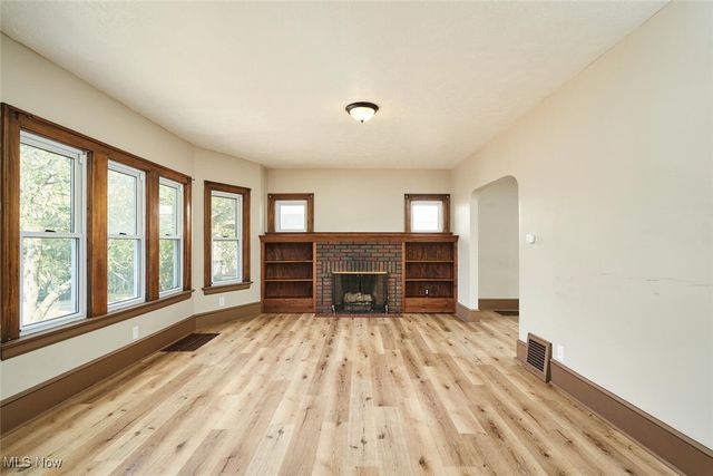 183 Colony Crescent, Akron, OH 44305