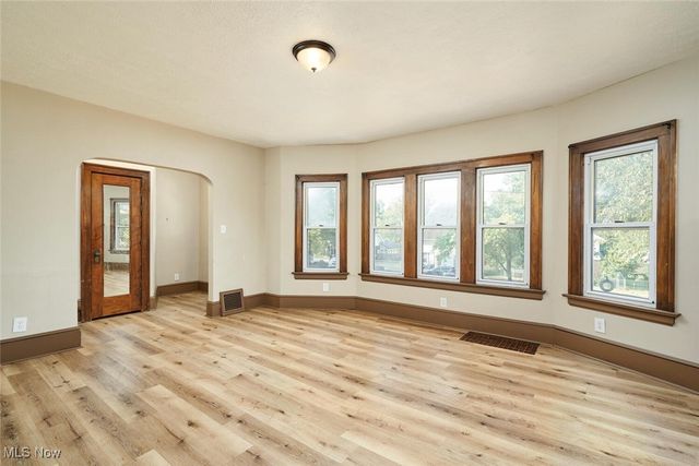 183 Colony Crescent, Akron, OH 44305