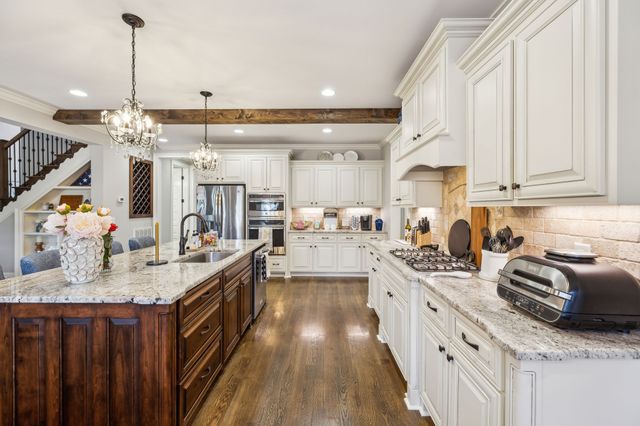 1300 Stovall Ln, Mount Juliet, TN 37122