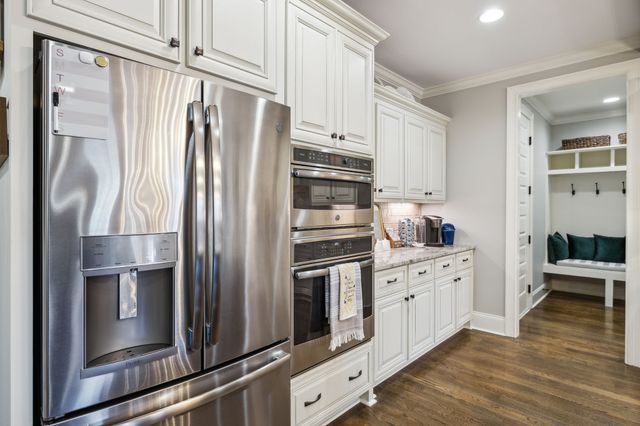 1300 Stovall Ln, Mount Juliet, TN 37122