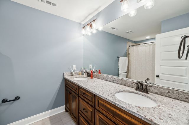 1300 Stovall Ln, Mount Juliet, TN 37122