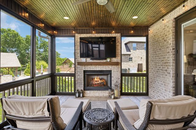 1300 Stovall Ln, Mount Juliet, TN 37122