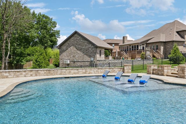 1300 Stovall Ln, Mount Juliet, TN 37122