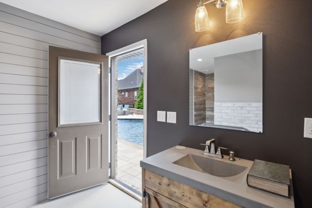 1300 Stovall Ln, Mount Juliet, TN 37122