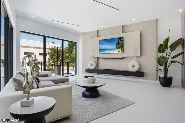 298 Castaways ST, Marco Island, FL 34145