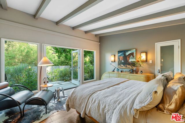 8581 Appian Way, Los Angeles, CA 90046