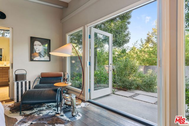 8581 Appian Way, Los Angeles, CA 90046