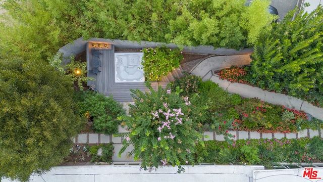 8581 Appian Way, Los Angeles, CA 90046