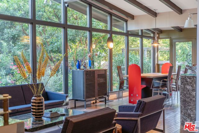 8581 Appian Way, Los Angeles, CA 90046