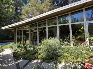 8581 Appian Way, Los Angeles, CA 90046