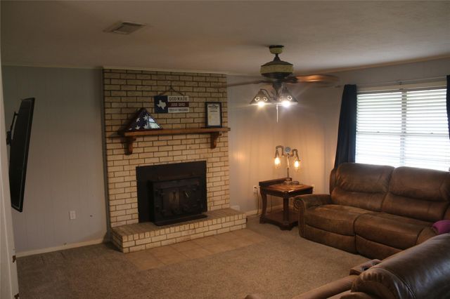 11774 S Us Highway 69, Huntington, TX 75949