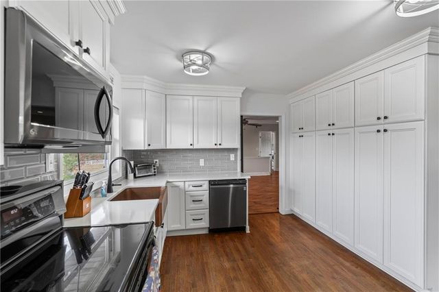 2150 Smyrna Ridge SW Court, Conyers, GA 30094