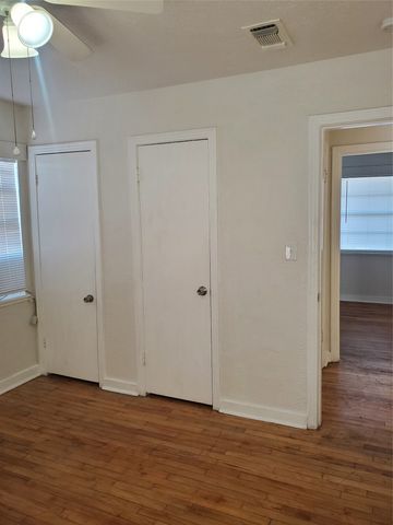 2205 Wagner Avenue, Fort Worth, TX 76106