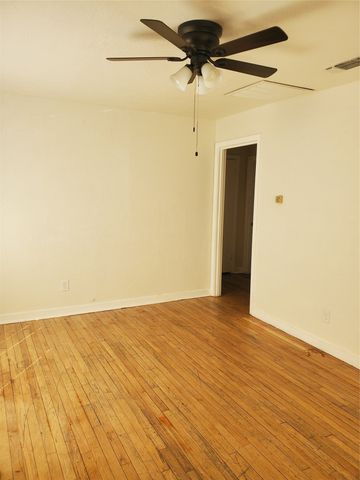 2205 Wagner Avenue, Fort Worth, TX 76106