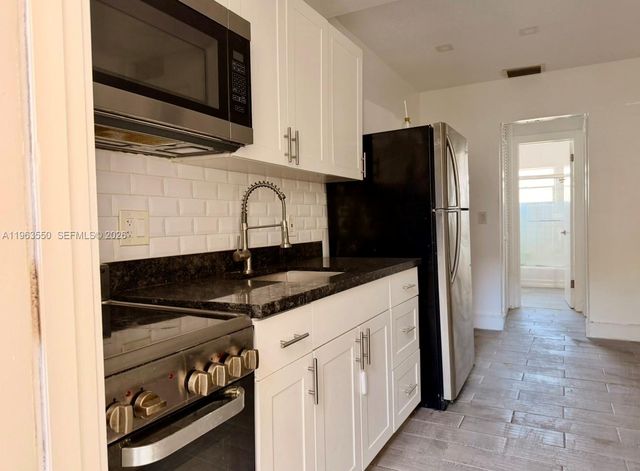 3515 Van Buren St 102, Hollywood, FL 33021