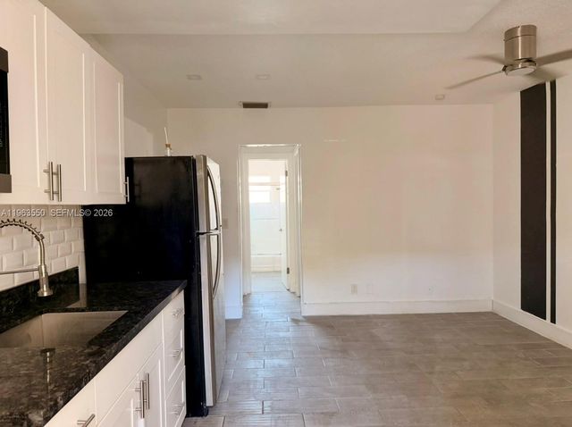 3515 Van Buren St 102, Hollywood, FL 33021