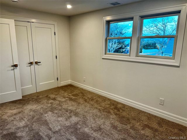 696 N Delaware Avenue, Lindenhurst, NY 11757