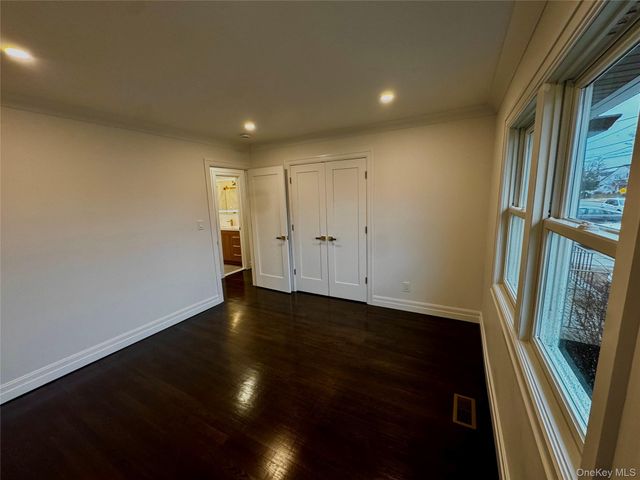 696 N Delaware Avenue, Lindenhurst, NY 11757