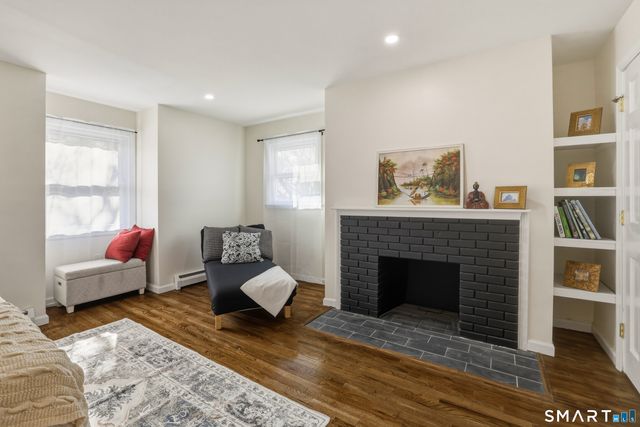 35 Hollow Brook Road, Windsor, CT 06095