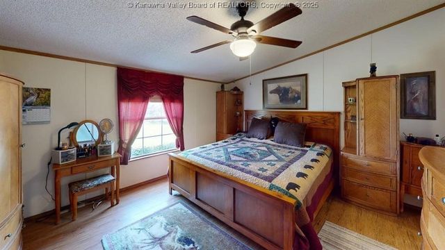 2435 US Route 60, Hurricane, WV 25526