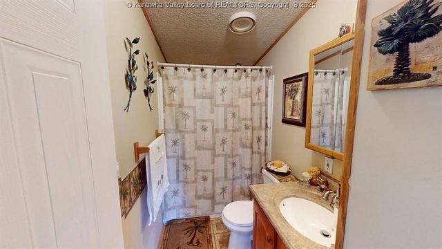 2435 US Route 60, Hurricane, WV 25526