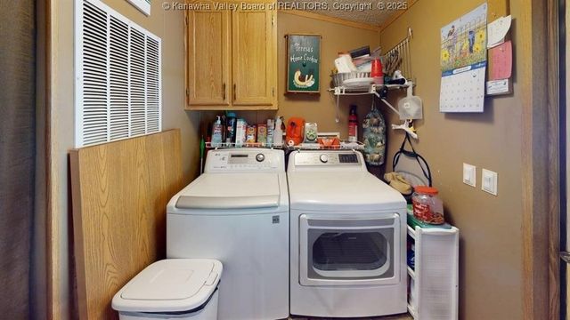 2435 US Route 60, Hurricane, WV 25526