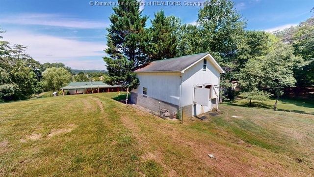 2435 US Route 60, Hurricane, WV 25526