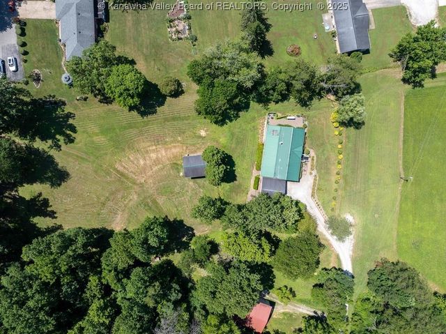 2435 US Route 60, Hurricane, WV 25526