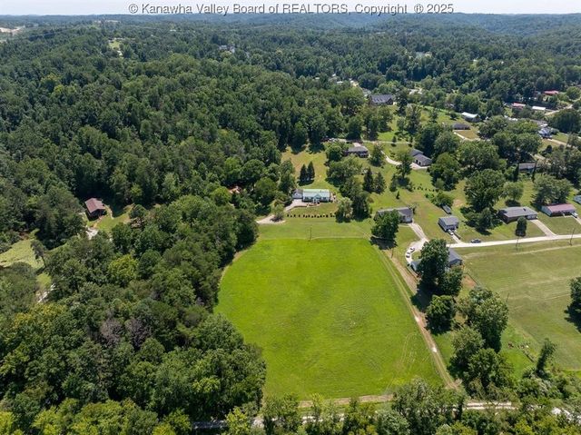 2435 US Route 60, Hurricane, WV 25526