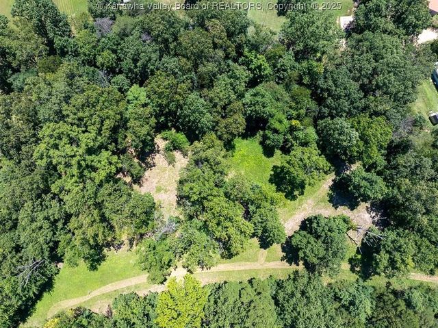 2435 US Route 60, Hurricane, WV 25526