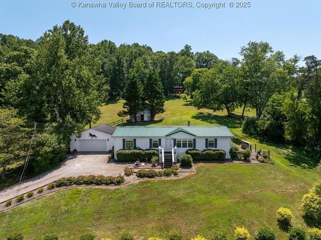 2435 US Route 60, Hurricane, WV 25526