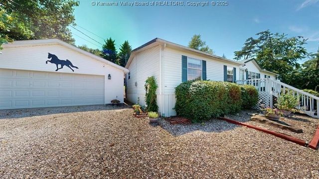 2435 US Route 60, Hurricane, WV 25526