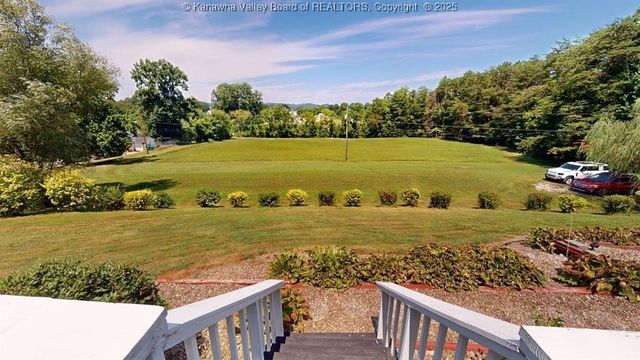 2435 US Route 60, Hurricane, WV 25526