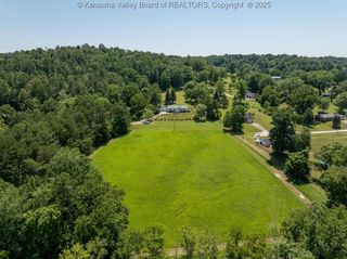 2435 US Route 60, Hurricane, WV 25526