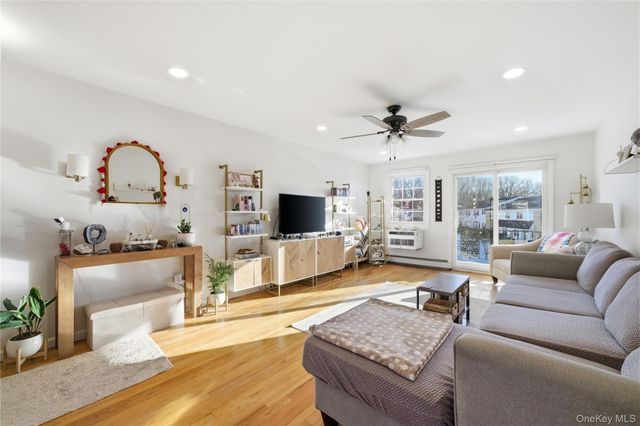 4743 Wilshire Lane 4743, Oakdale, NY 11769