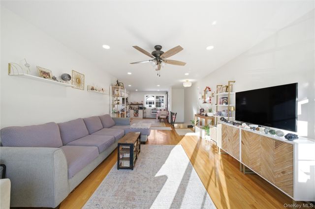 4743 Wilshire Lane 4743, Oakdale, NY 11769