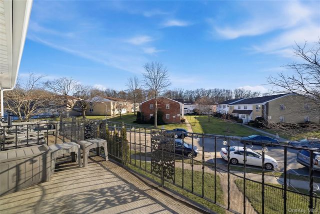 4743 Wilshire Lane 4743, Oakdale, NY 11769