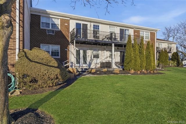 4743 Wilshire Lane 4743, Oakdale, NY 11769